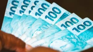 dinheiro representando o saque do fgts