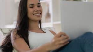 estudante vendo sobre lista de espera prouni