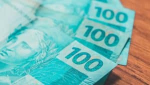 dinheiro notas de cem
