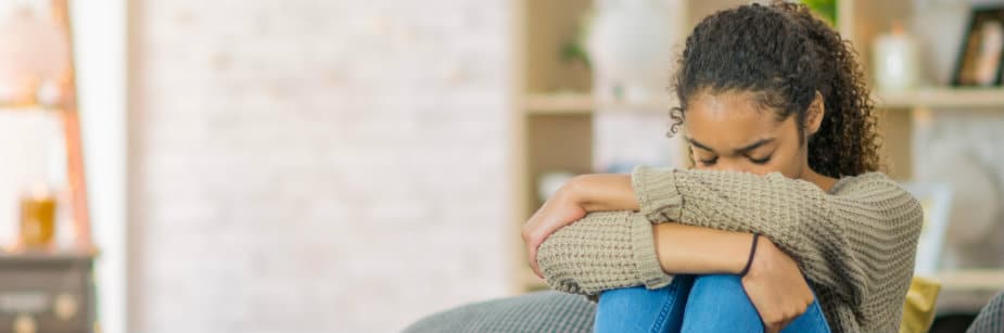 mulher ansiosa antes do enem