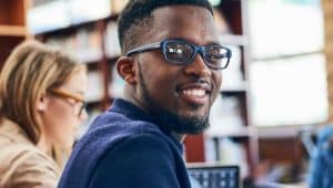 estudante de faculdade