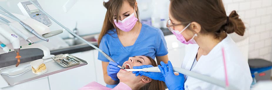 estudantes de odontologia