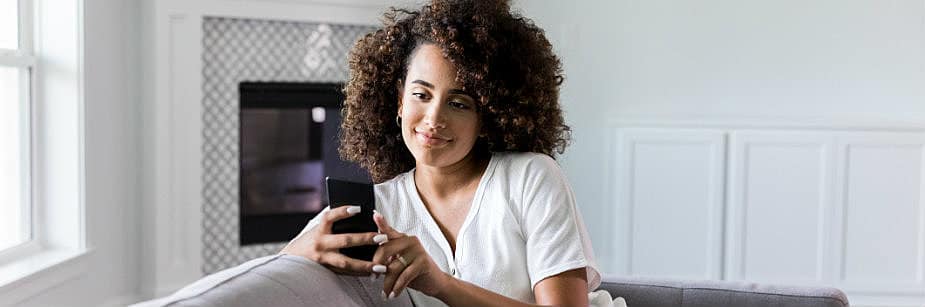 estudante conferindo prouni