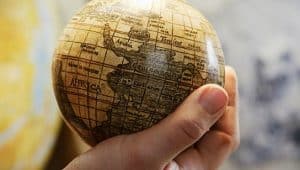 globo representando imperialismo no mundo