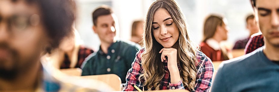 estudante pelo novo fies em faculdade