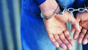 pessoa algemada representando o tema de maioridade penal