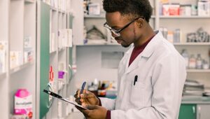 quanto ganha um farmacêutico