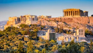 Ruínas de acrópole em Atenas