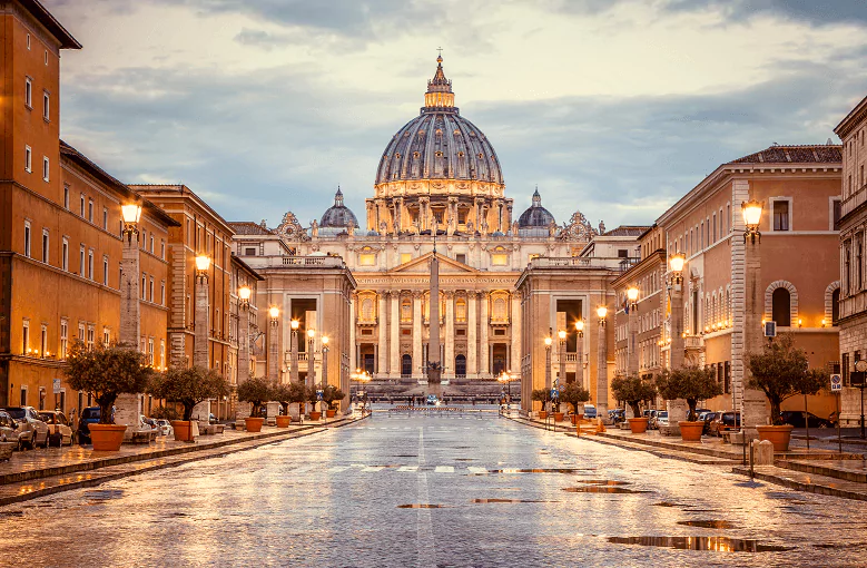Praça do Vaticano ao entardecer