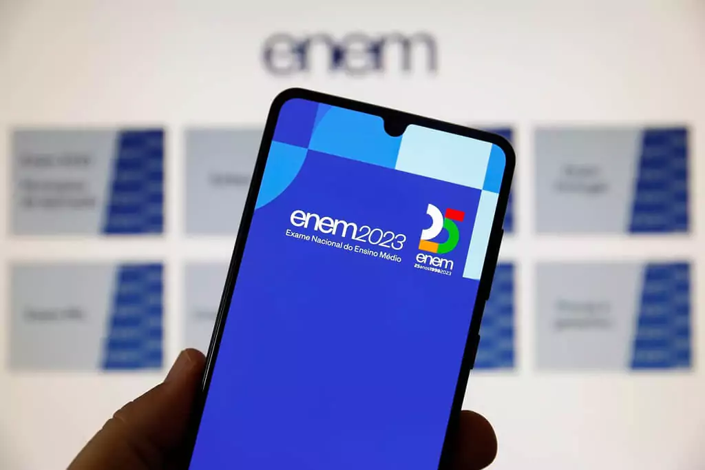 Tela de celular com app do Enem 2023