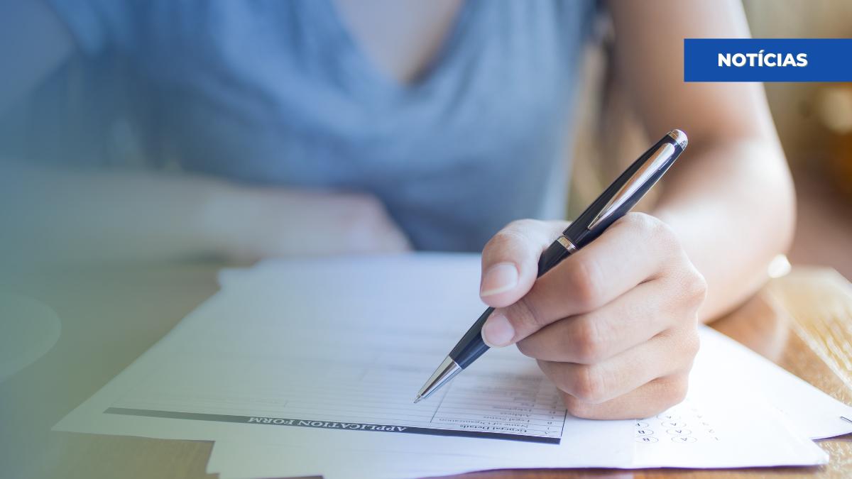 Concorrentes focados no exame Enem dos Concursos, demonstrando determinação e competitividade acadêmica.